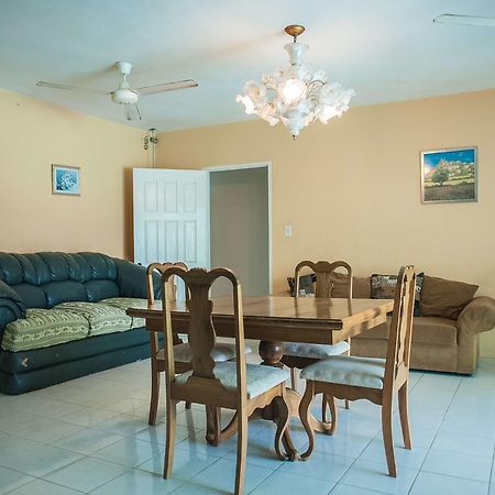 Diamond Villa Guest House Montego Bay Buitenkant foto