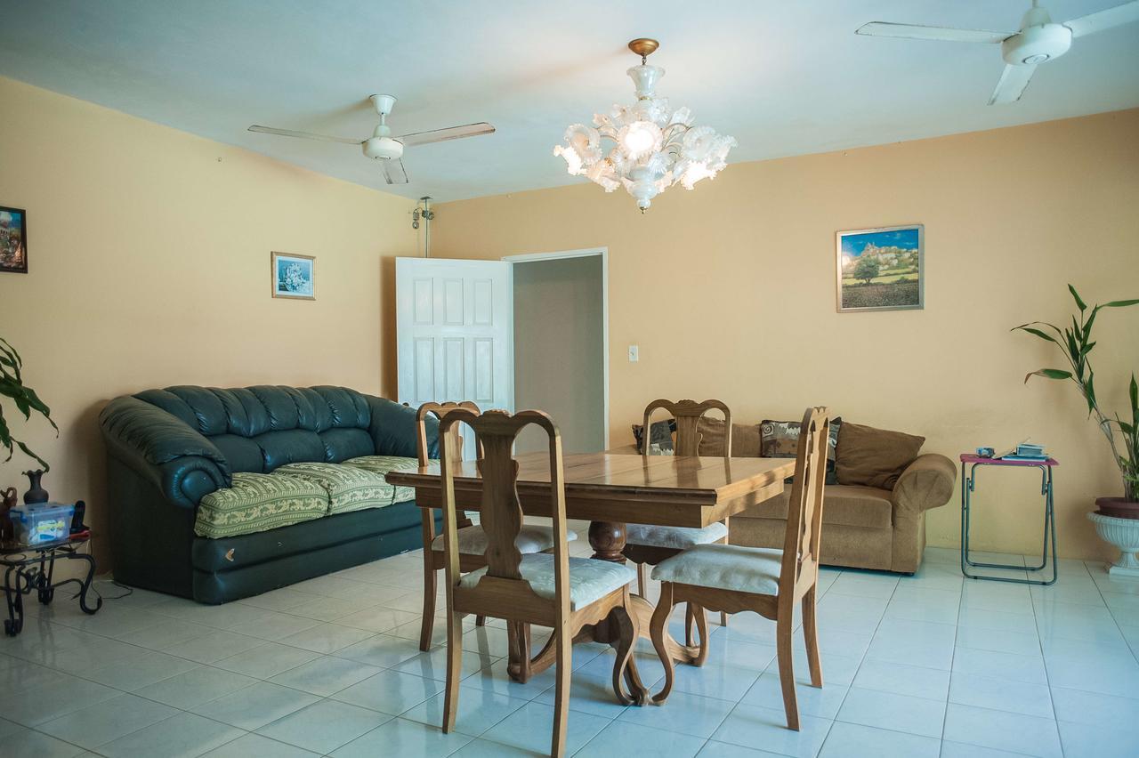 Diamond Villa Guest House Montego Bay Buitenkant foto
