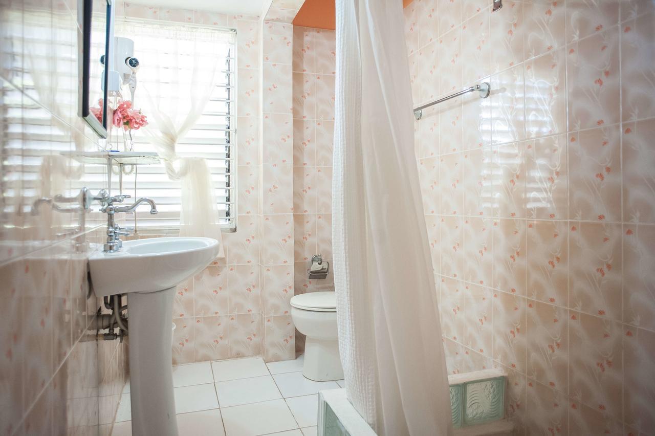 Diamond Villa Guest House Montego Bay Buitenkant foto