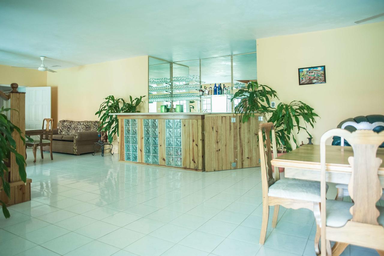 Diamond Villa Guest House Montego Bay Buitenkant foto