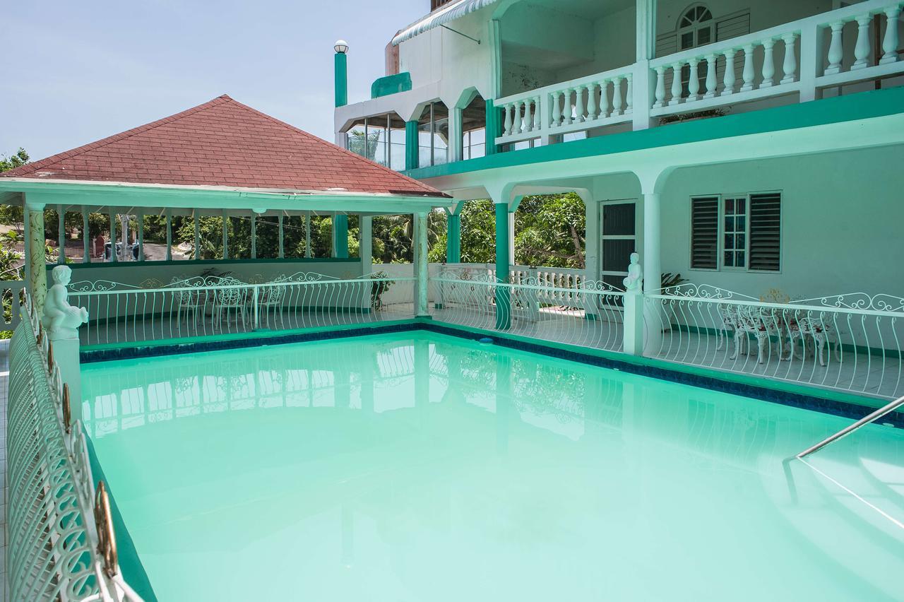Diamond Villa Guest House Montego Bay Buitenkant foto