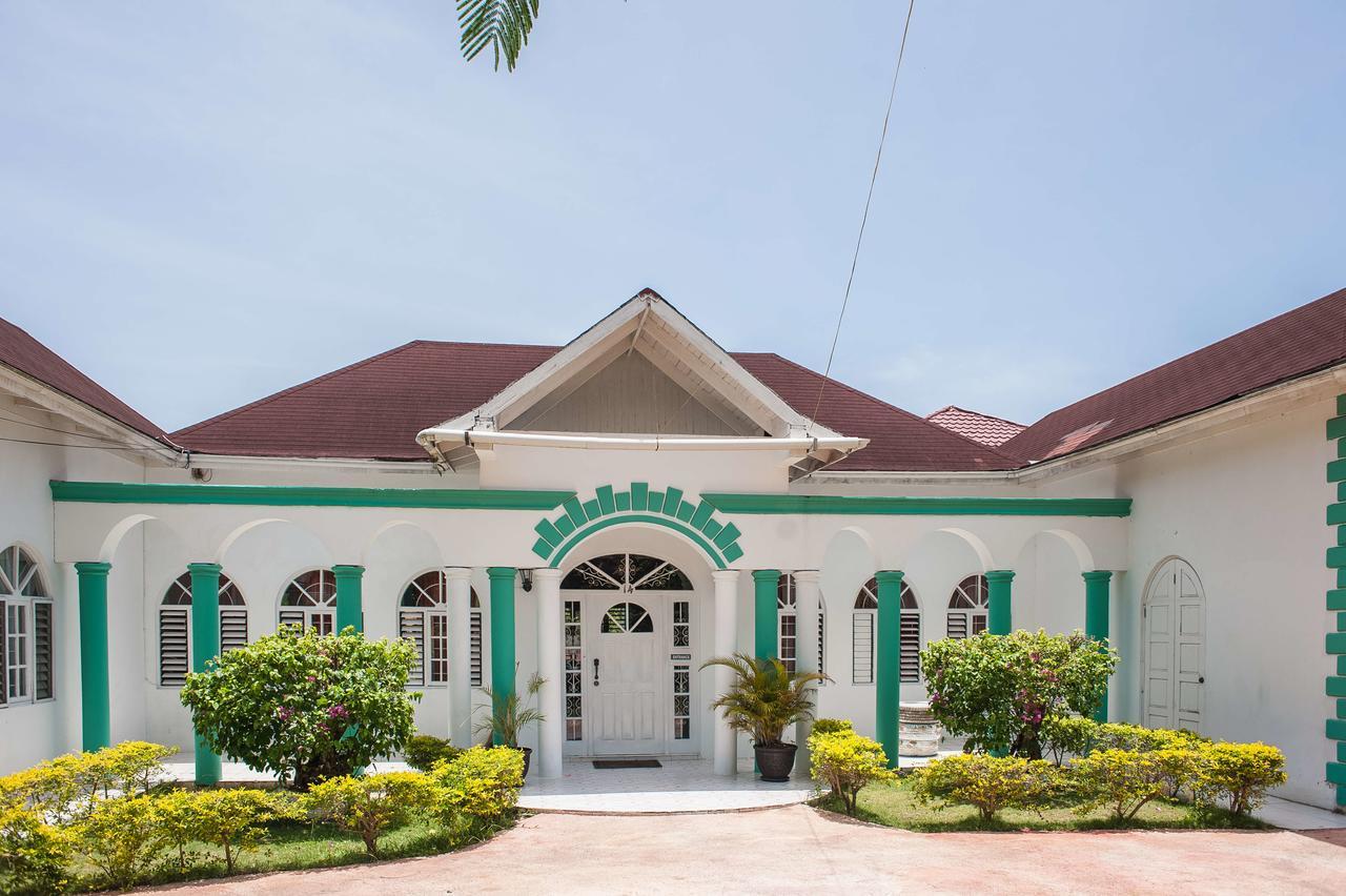 Diamond Villa Guest House Montego Bay Buitenkant foto