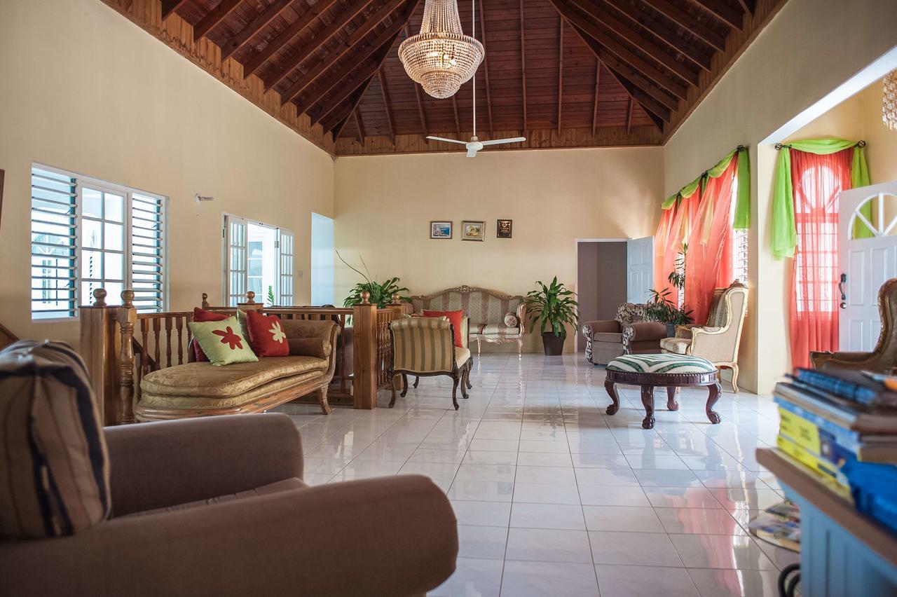 Diamond Villa Guest House Montego Bay Buitenkant foto