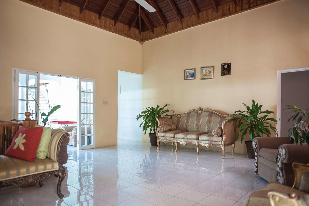 Diamond Villa Guest House Montego Bay Buitenkant foto
