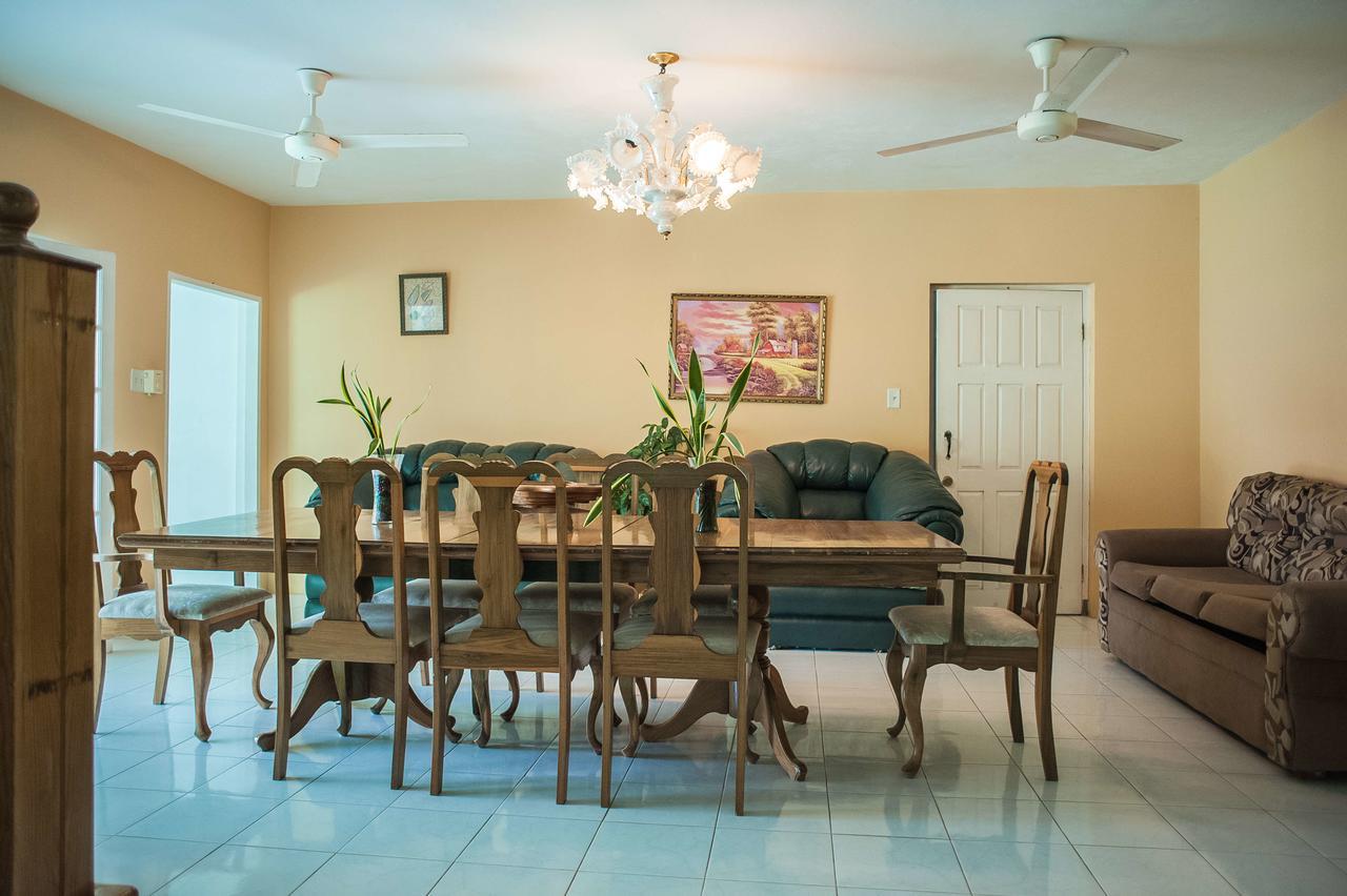 Diamond Villa Guest House Montego Bay Buitenkant foto