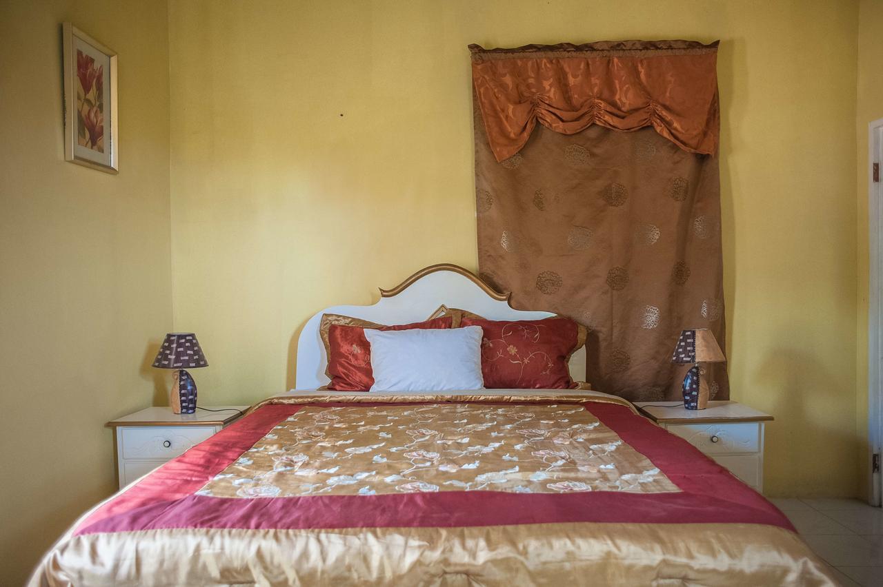 Diamond Villa Guest House Montego Bay Buitenkant foto