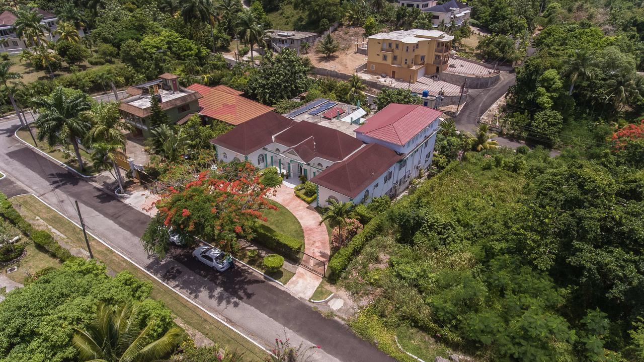Diamond Villa Guest House Montego Bay Buitenkant foto