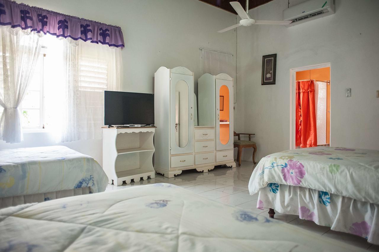 Diamond Villa Guest House Montego Bay Buitenkant foto