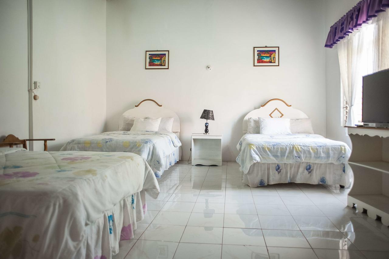 Diamond Villa Guest House Montego Bay Buitenkant foto